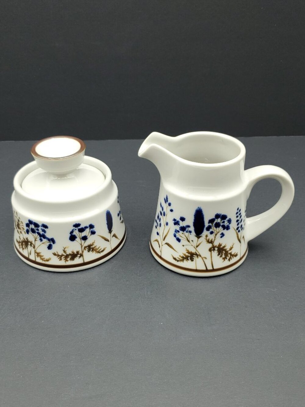 Noritake Winsome Creamer & Sugar Bowl Primastone Blue Wildflowers Creamer Set - Picture 2 of 7